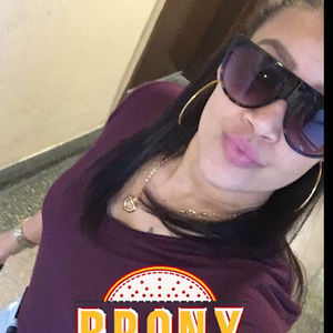 Meet your Posher, Estefany